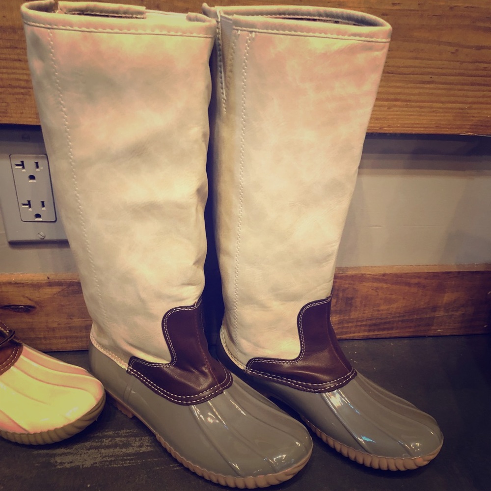 Duck boots